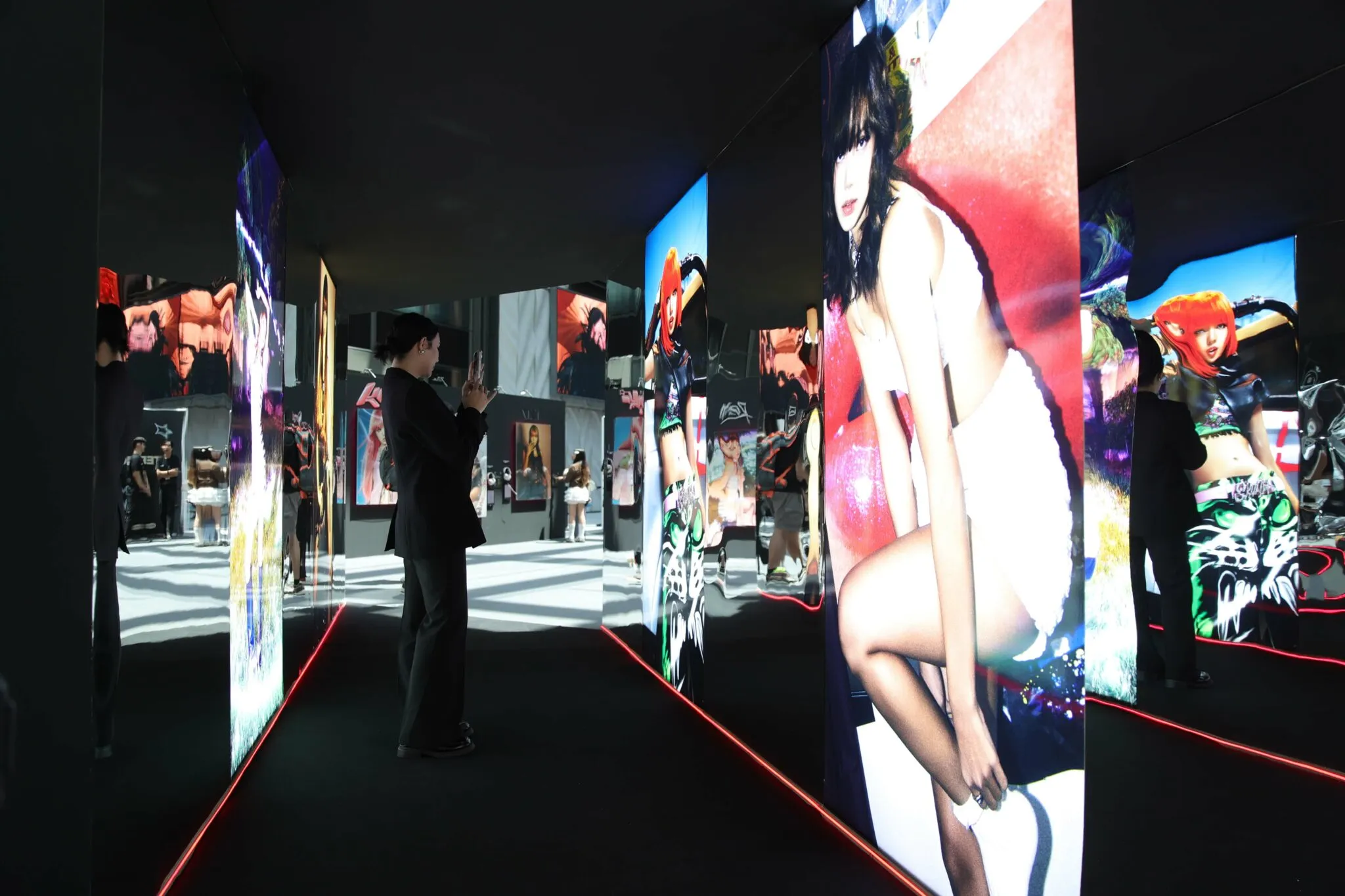 sao thái Lisa đã thực hiện cửa hàng pop-up 