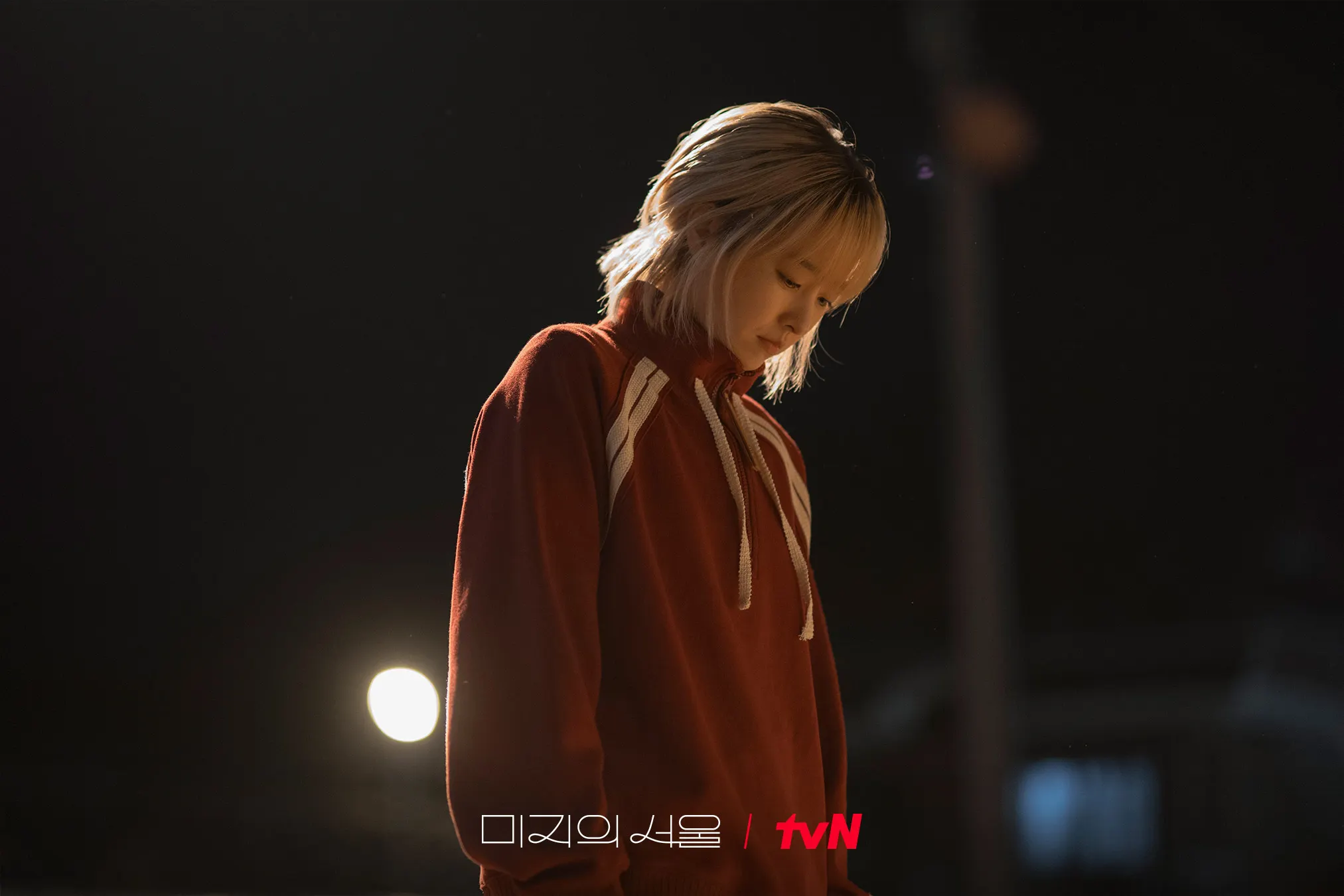 elle-10-cau-noi-our-unwritten-seoul (3)