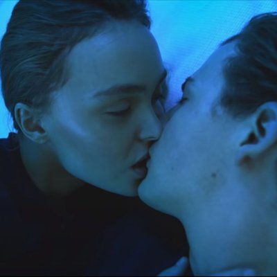 con gái Johny Depp và cảnh quay tình cảm trong phim mới bản năng hoang dại