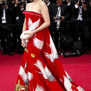 Học tập bí quyết thời trang U40 đẳng cấp của Phạm Băng Băng - ELLE VN