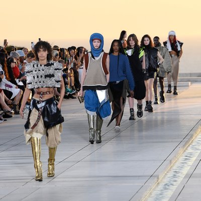 show diễn thời trang Louis Vuitton Cruise 2023 tại San Diego