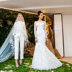 Hình ảnh hậu trường từ Bridal Spring Fashion Week 2017 - ellevietnam 18