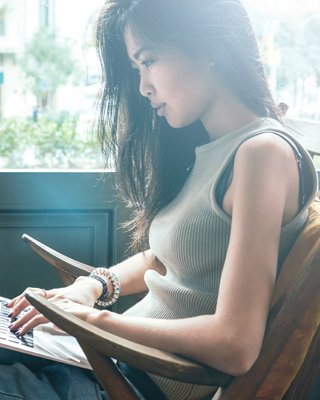 ELLE lắng nghe bạn: Đồng nghiệp ganh ghét