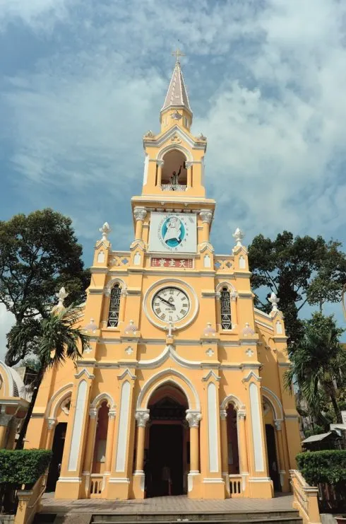 nha-tho-cha-tam-va-kien-truc-gothic-o-cho-lon-4