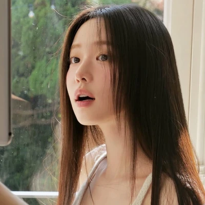 cô gái Hàn Quốc chăm sóc da để trị sẹo mụn