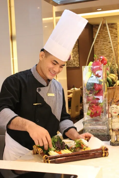 Anh Nguyễn Minh Nguyện - Bếp trưởng  điều hành mới của khách sạn