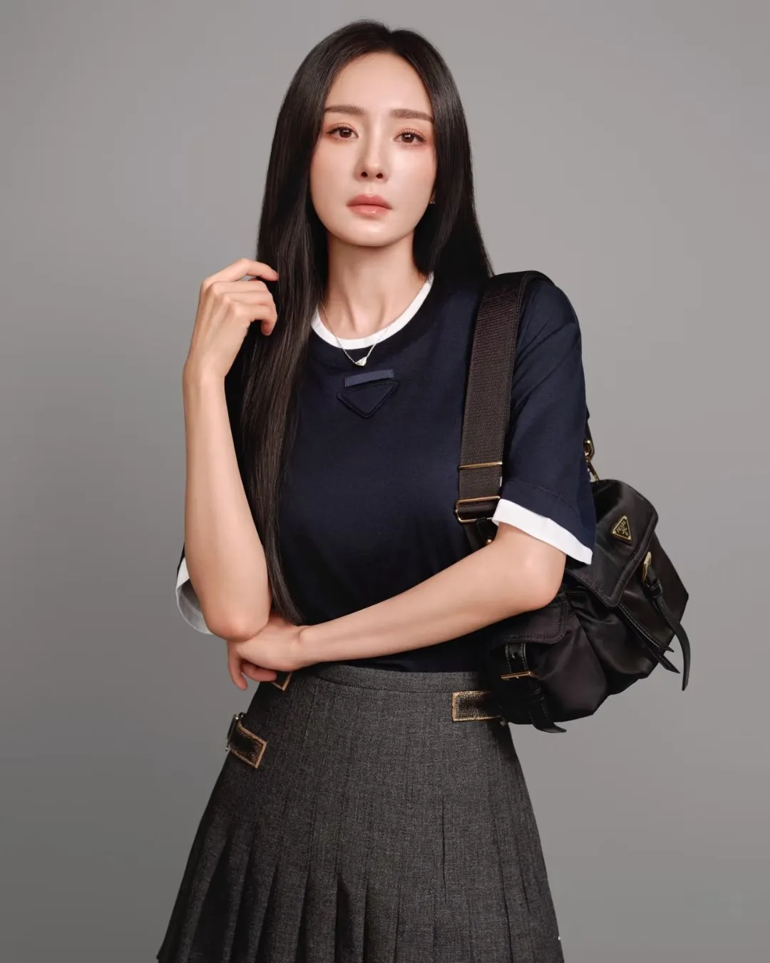 elle-duong-mich-dai-su-thuong-hieu-prada00003