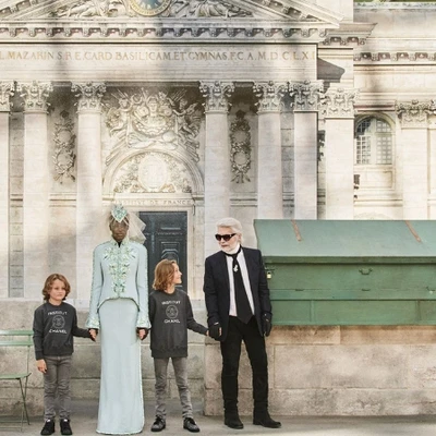 Nhìn lại di sản thời trang Karl Lagerfeld qua những sàn diễn ấn tượng nhất của Chanel 2
