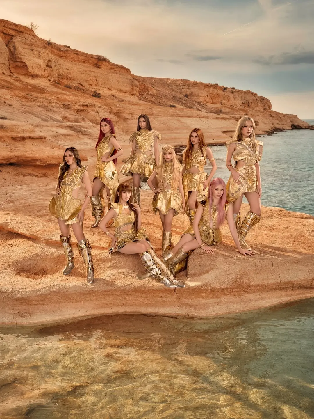 ELLE-SAN-KHAU-COACHELLA-2026-THOI-TRANG (12)