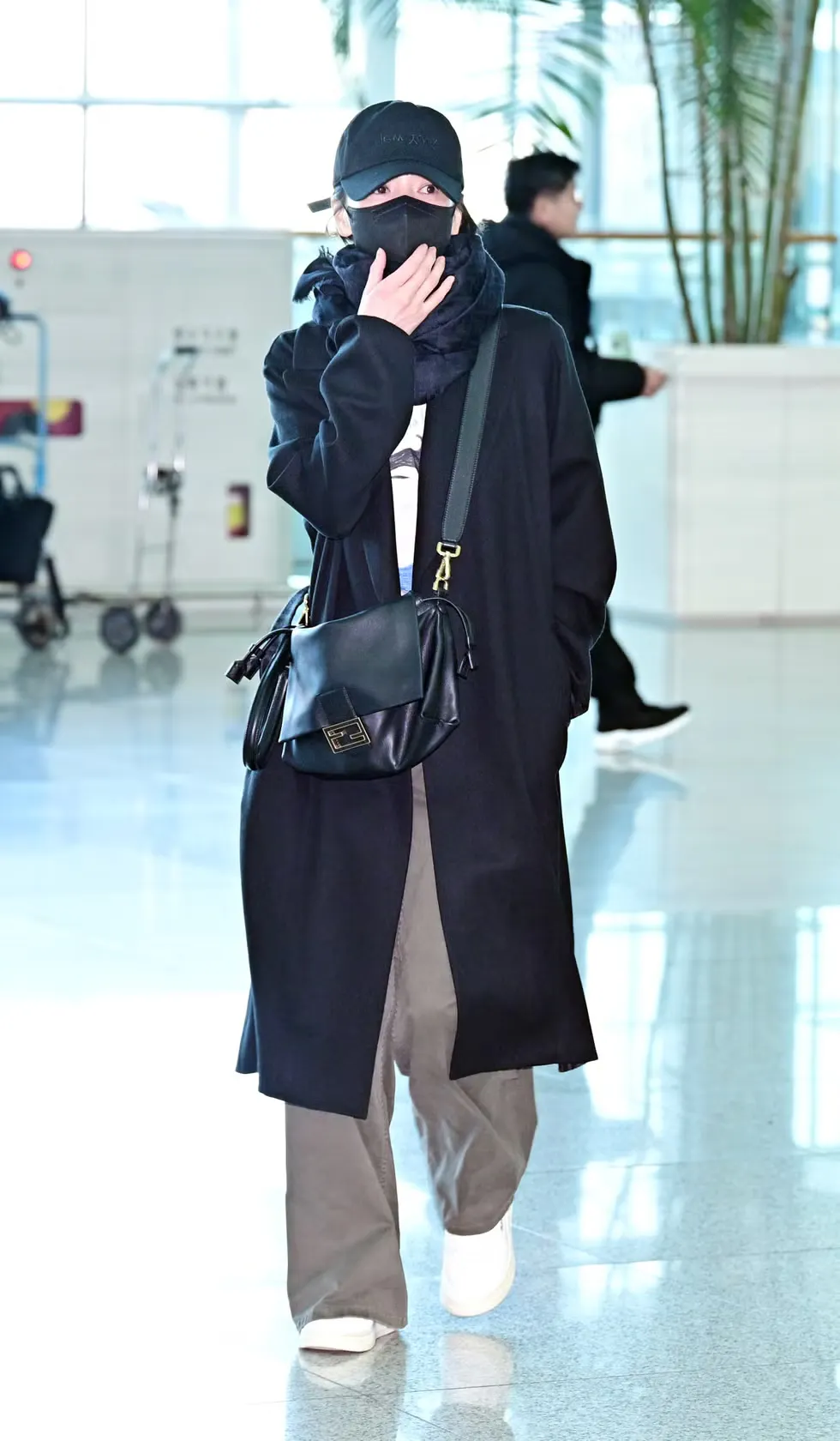 sao hàn song hye kyo tại sân bay 