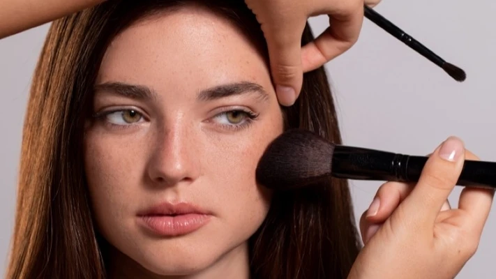 những lỗi sai makeup khiến bạn già hơn