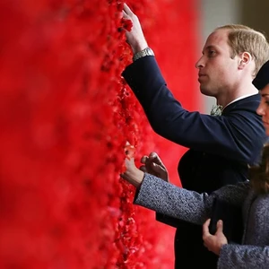 Giải mã lý do tại sao những người phụ nữ của gia đình hoàng gia Anh luôn đội mũ