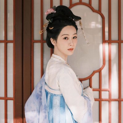 Dương Tử tái xuất ấn tượng trong "Cẩm Tú Phương Hoa"