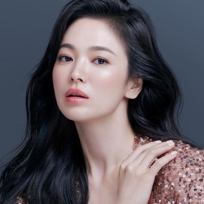Song hyekyo trang điểm má hồng