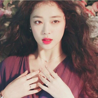 ca sĩ sulli qua đời ở tuổi 25