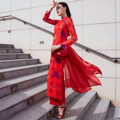 tủ quần áo tết - áo dài của nhà thiết kế lê thanh hòa