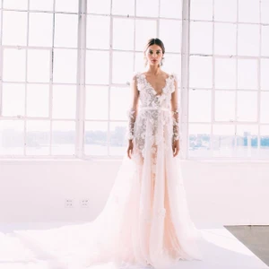 Hình ảnh hậu trường từ Bridal Spring Fashion Week 2017 - ellevietnam 09