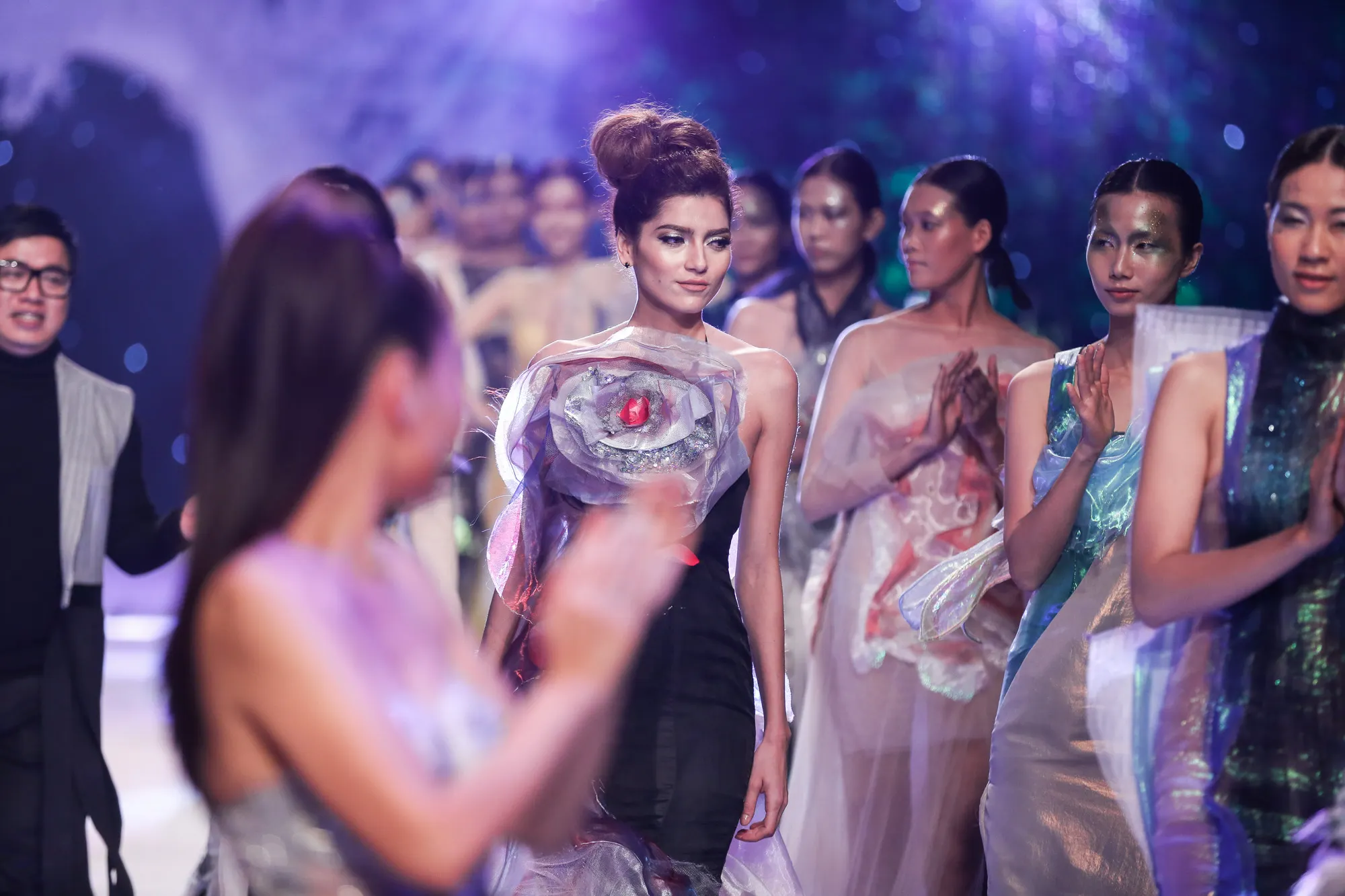 Quỳnh Paris Deja Vu show - elle vietnam 11