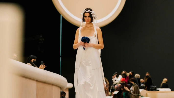 giải mãi truyền thống váy cưới last look