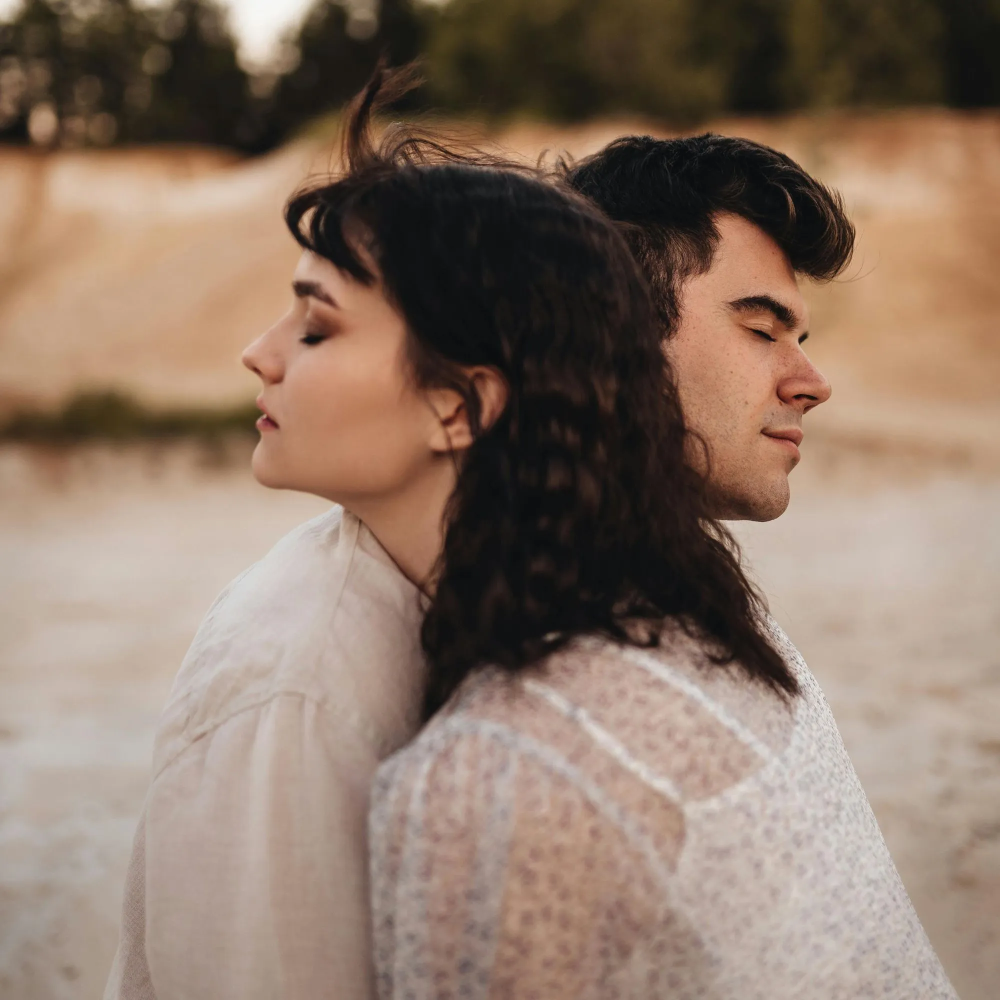 Cặp đôi áo trắng chung thủy