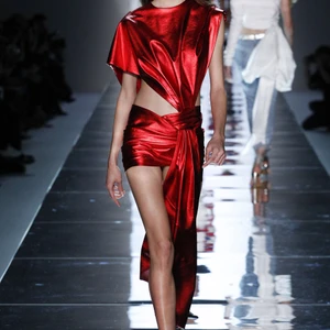 Những BST nổi bật tại tuần lễ Haute Couture Xuân-Hè 2017 - ELLE VN