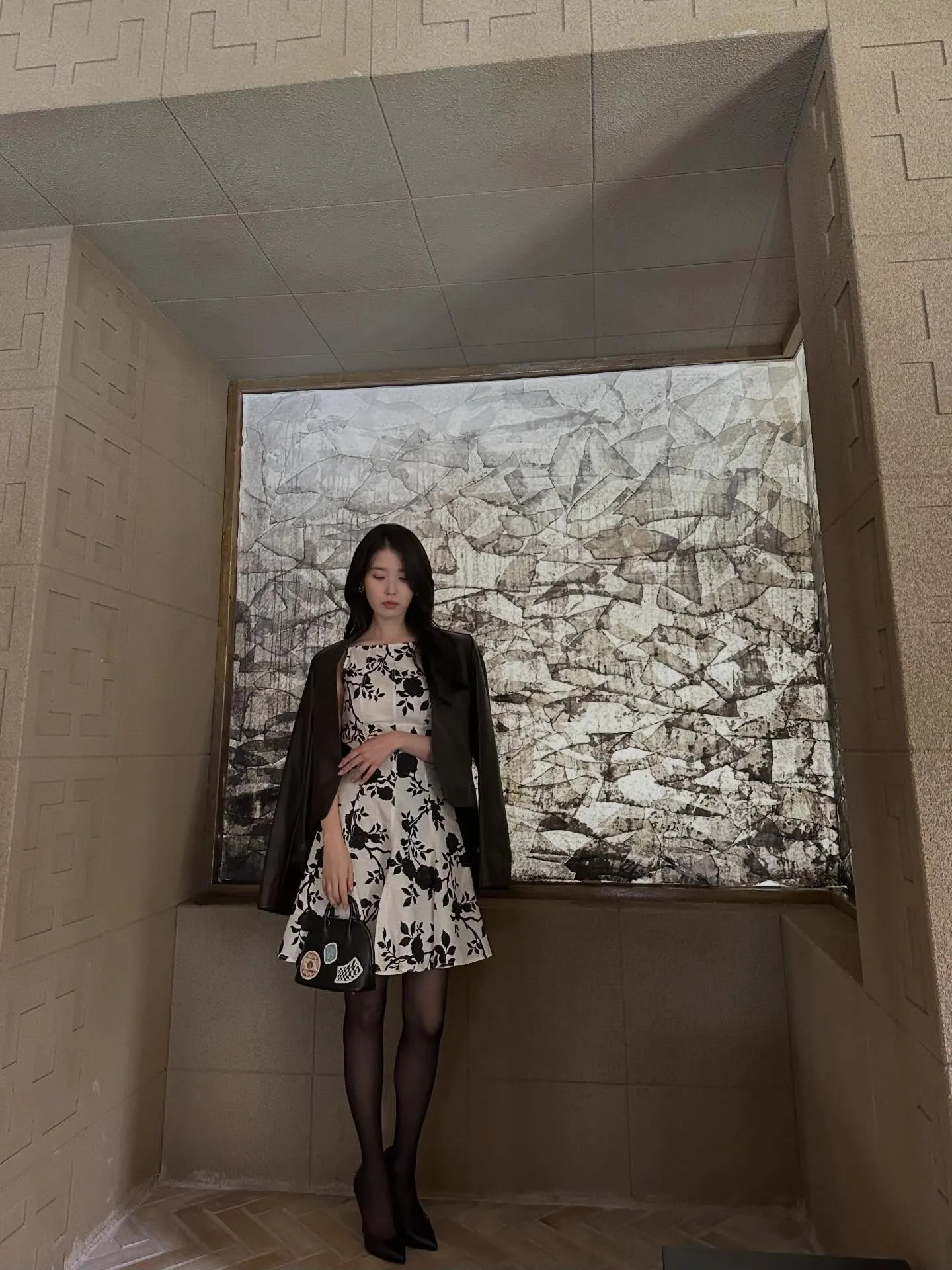 ELLE-PHONG-CACH-THOI-TRANG-IU-PERFECT-CROWN-PHIM00009