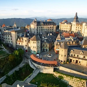 Mercure Bana Hills French Village, ngôi làng Pháp trên đỉnh Bana Hills