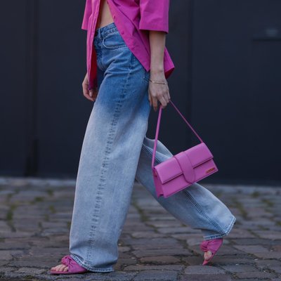 phối quần jeans ống rộng đúng cách cho nàng nấm lùn