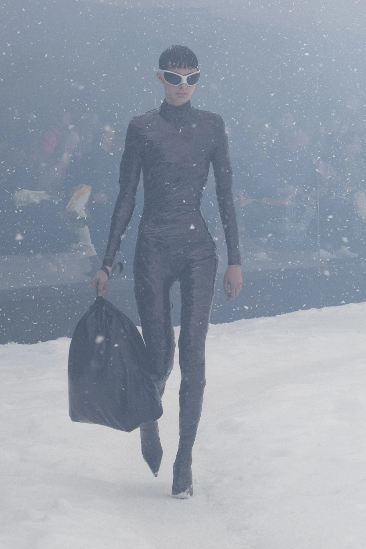 Balenciaga RTW Thu Đông 2022 look 3