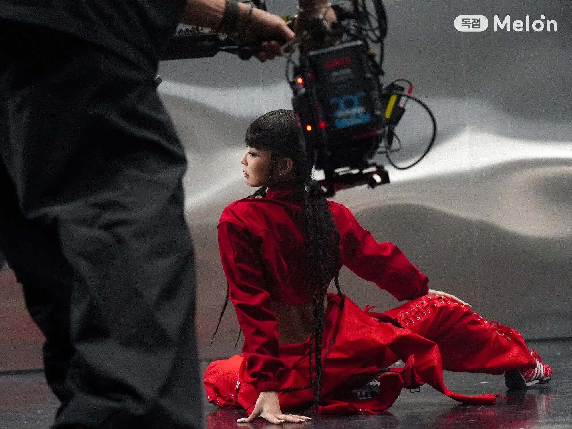 elle-like-jennie-thoi-trang-mv (9)