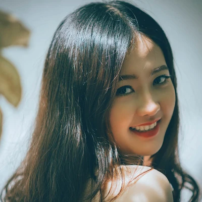 bí quyết cô gái dễ mến tóc xoăn