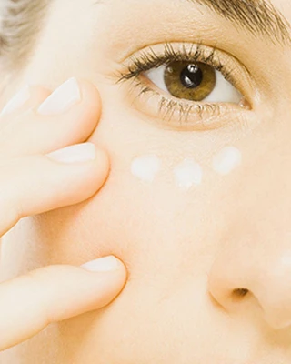 Một số nguyên nhân hình thành nếp nhăn ở mắt