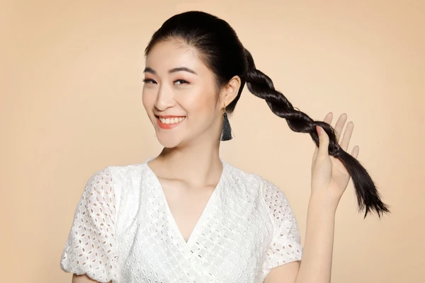 Mùa hè thêm năng động cùng các kiểu tóc đuôi ngựa sáng tạo