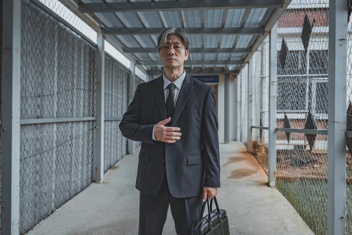 Hình tượng thám tử Tae Ju trong phim The Scarecrow.