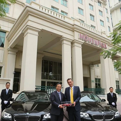 Khách sạn Mövenpick Hà Nội ra mắt đội xe đưa đón chuẩn 5 sao