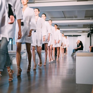 Hình ảnh hậu trường từ Bridal Spring Fashion Week 2017 - ellevietnam 53