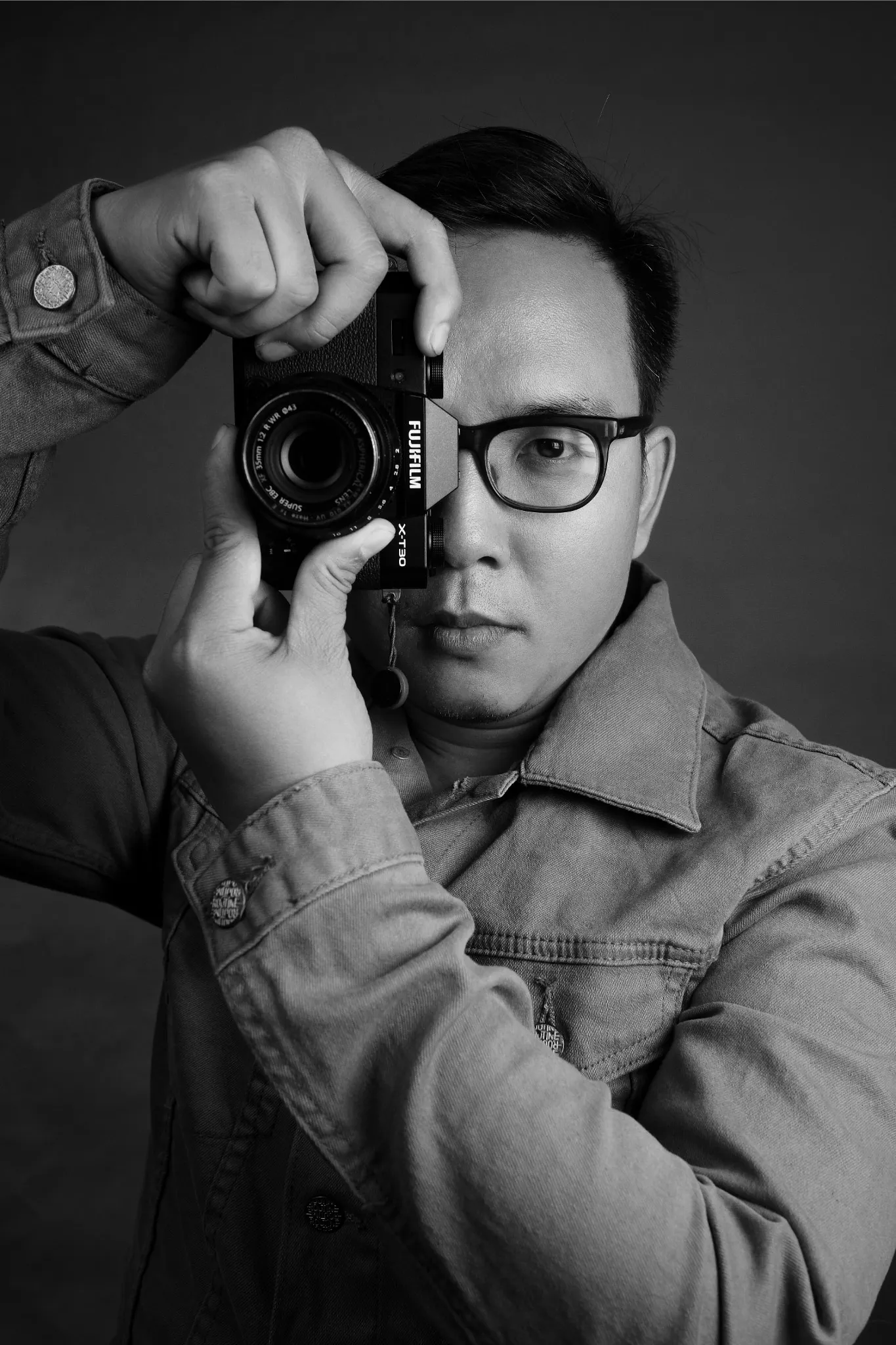 Nhiếp ảnh gia Tín Phùng <mark class=