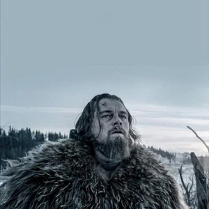 Leonardo DiCaprio phải ngủ trong xác thú khi quay The Revenant