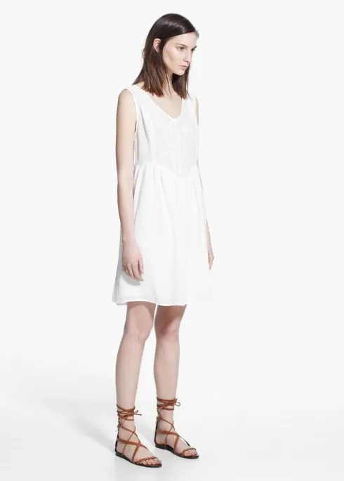 cach-phoi-do-dep-voi-dam-trang-MANGO-overall