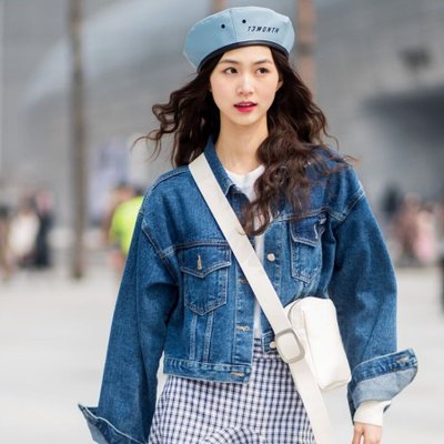 elle style calendar cách phối đồ năng động với mũ beret và áo denim