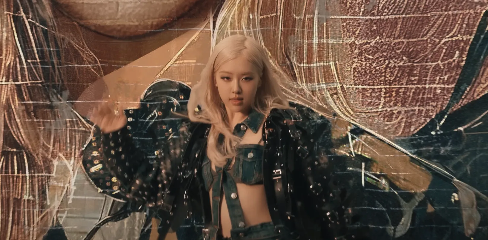 rose Thời trang BLACKPINK trong “Jump” 