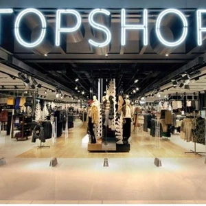 topshop đóng cửa tại anh và mỹ