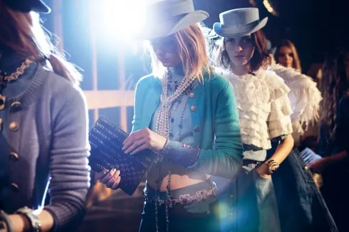 BST mang tên Paris - Dallas của Chanel đưa bạn vào giấc mơ về miền Viễn Tây nước Mỹ đầy tự do và phóng khoáng.