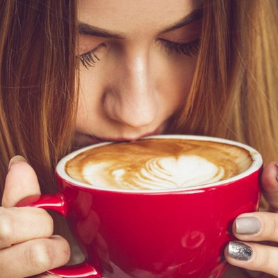 Uống nhiều hơn 6 cốc cà phê trong một ngày sẽ không tốt cho sức khoẻ. Ảnh: Unsplash.