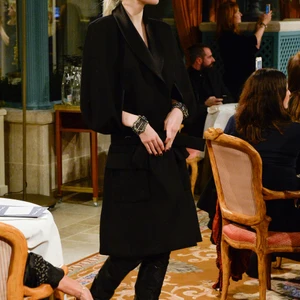 bst thoi trang chanel prefall 2017