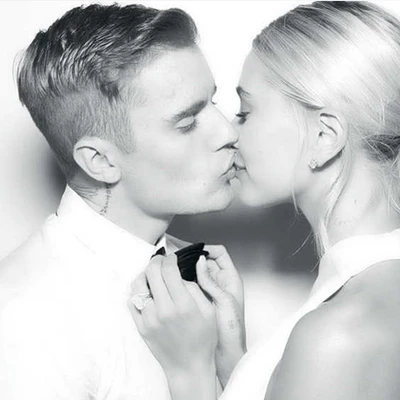 justin bieber cưới hailey baldwin
