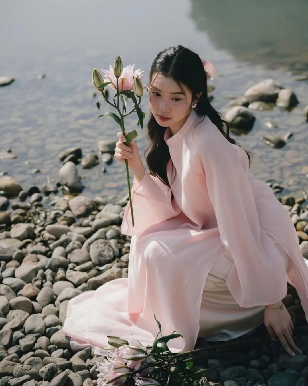 áo dài màu hồng pastel 