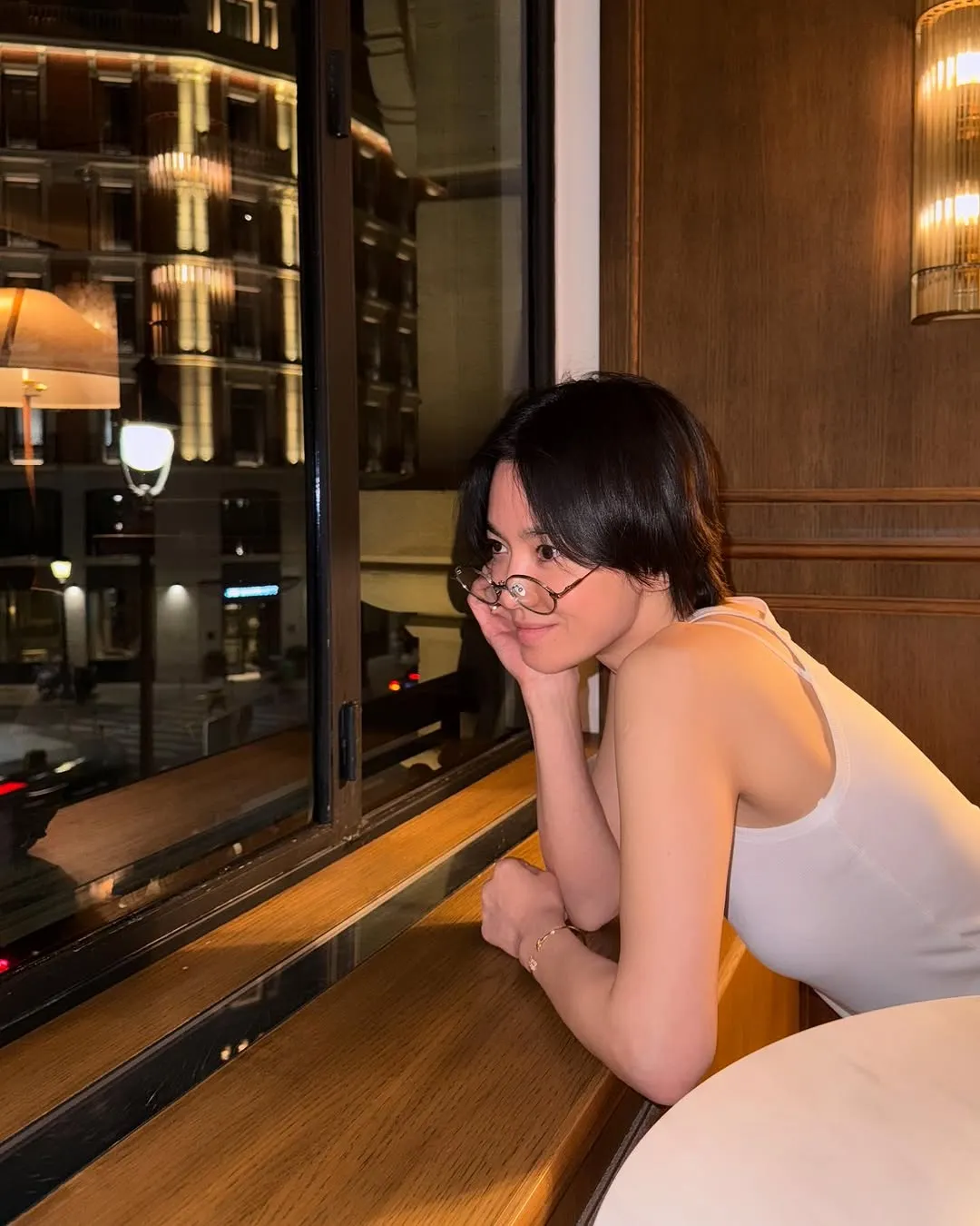 tank top trắng song hye kyo 