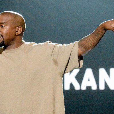 Kanye West nhận giải thưởng VMA Video Vanguard