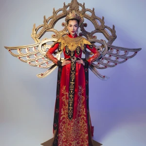 Á hậu Lệ Hằng trong trang phục truyền thống dự thi hoa hậu hoàn vũ thế giới 2016